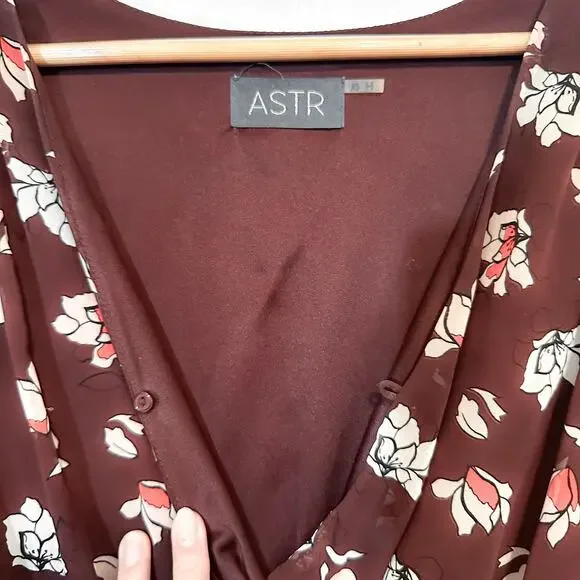 3 FOR $35! 📦 ASTR x Revolve Burgundy Long Sleeve Floral Romper Sz. S - Picture 5 of 6
